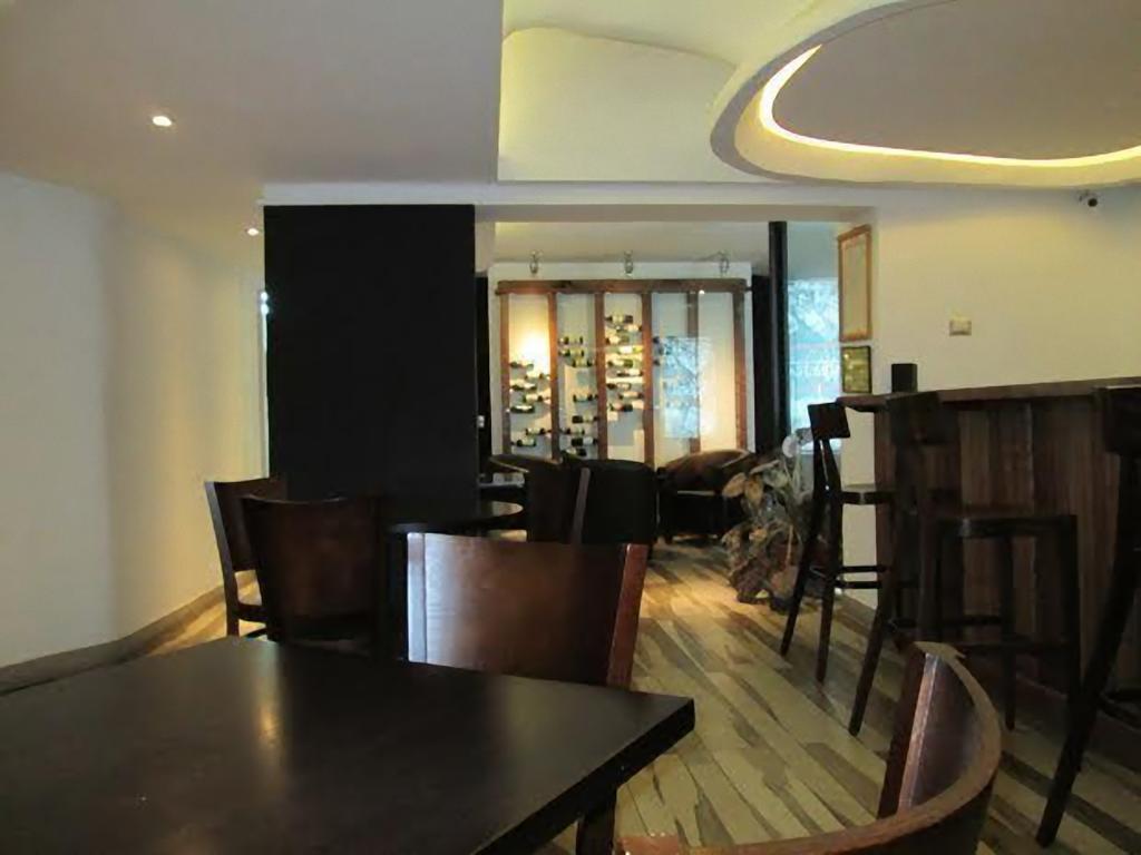 Hotel Montecarlo Santiago del Cile Esterno foto