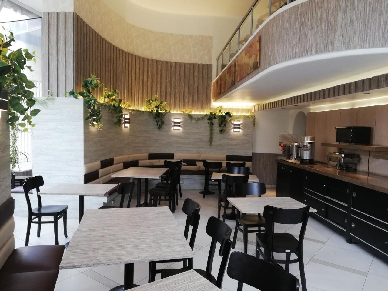 Hotel Montecarlo Santiago del Cile Esterno foto