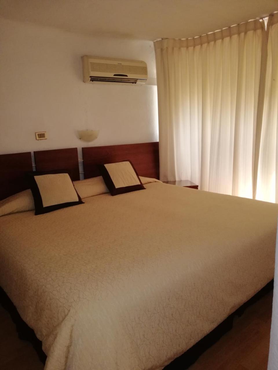 Hotel Montecarlo Santiago del Cile Esterno foto